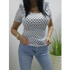 Csinos pöttyös finoman bordázott felső vállán fodrokkal (fehér)