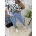 Divatos gumis derekú nadrág övvel (világoskék)