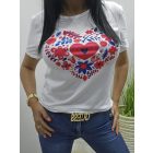 Csinos virágmotívumos szív mintás póló