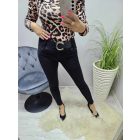 Nagyon csinos fekete zsebénél köves farmer vastag gumis övvel 