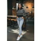 Divatos csíkos rövid fazonú cipzáras kardigán(fekete-fehér)