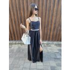 Gyönyörű fekete szatén hatású maxiruha derekán megkötővel