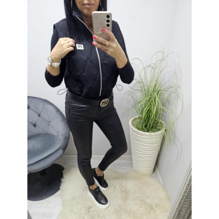 Csinos fekete cipzáras mellény