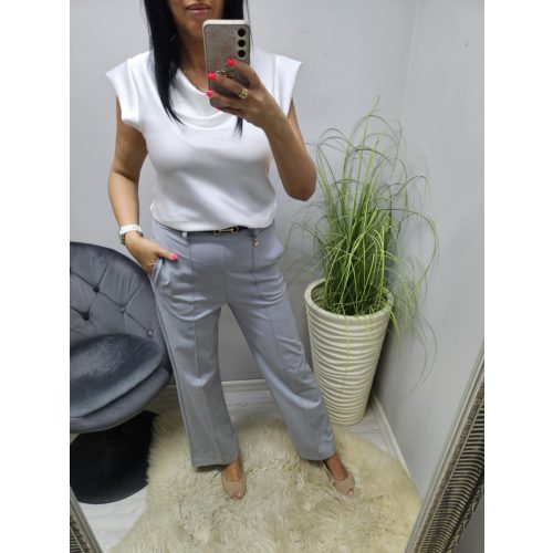 Csinos elegáns szürke nadrág övvel