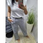 Csinos elegáns szürke nadrág övvel