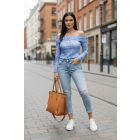 Csinos vállra húzható  mintás felső