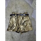 Csinos műbőr rövidnadrág elején arany lenyomattal (fekete-arany)